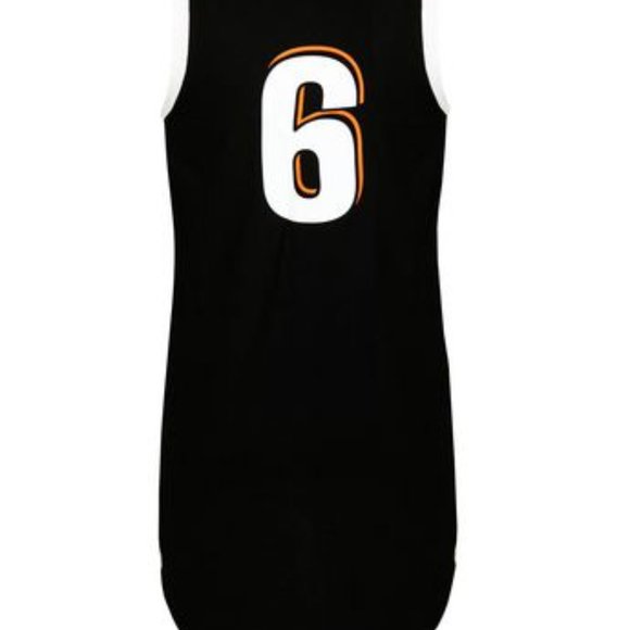 LeBron James Space Jam night gown - Picture 2 of 5